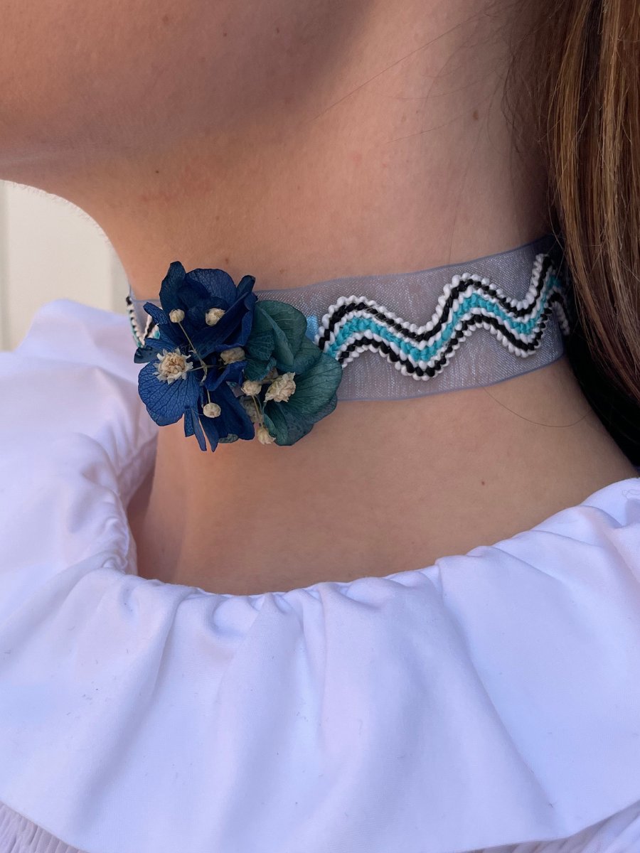 Camila choker